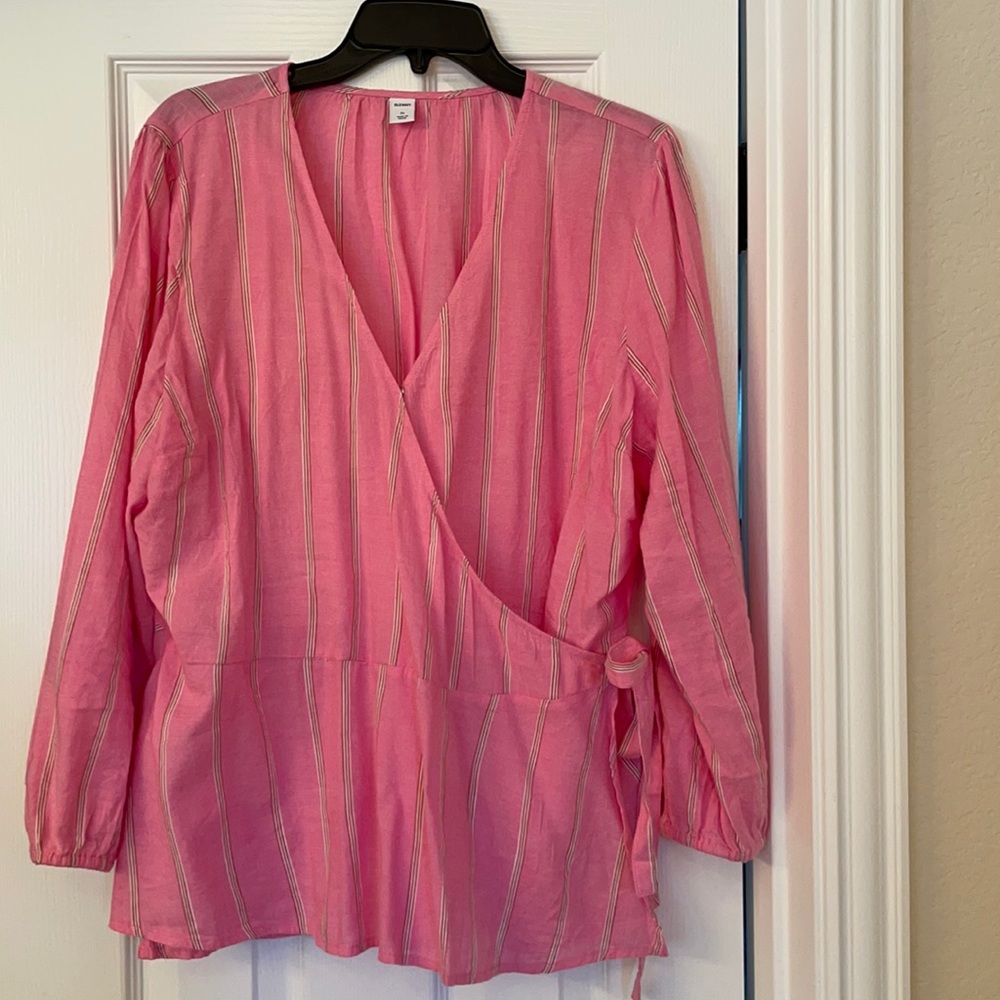 Wrap blouse 👚 in spring time pink!
